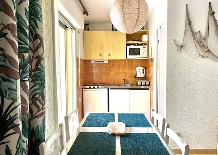 Apartment Avec Terrasse, 4 Couchages, Parking Prive - - Fr-1-326-415 *